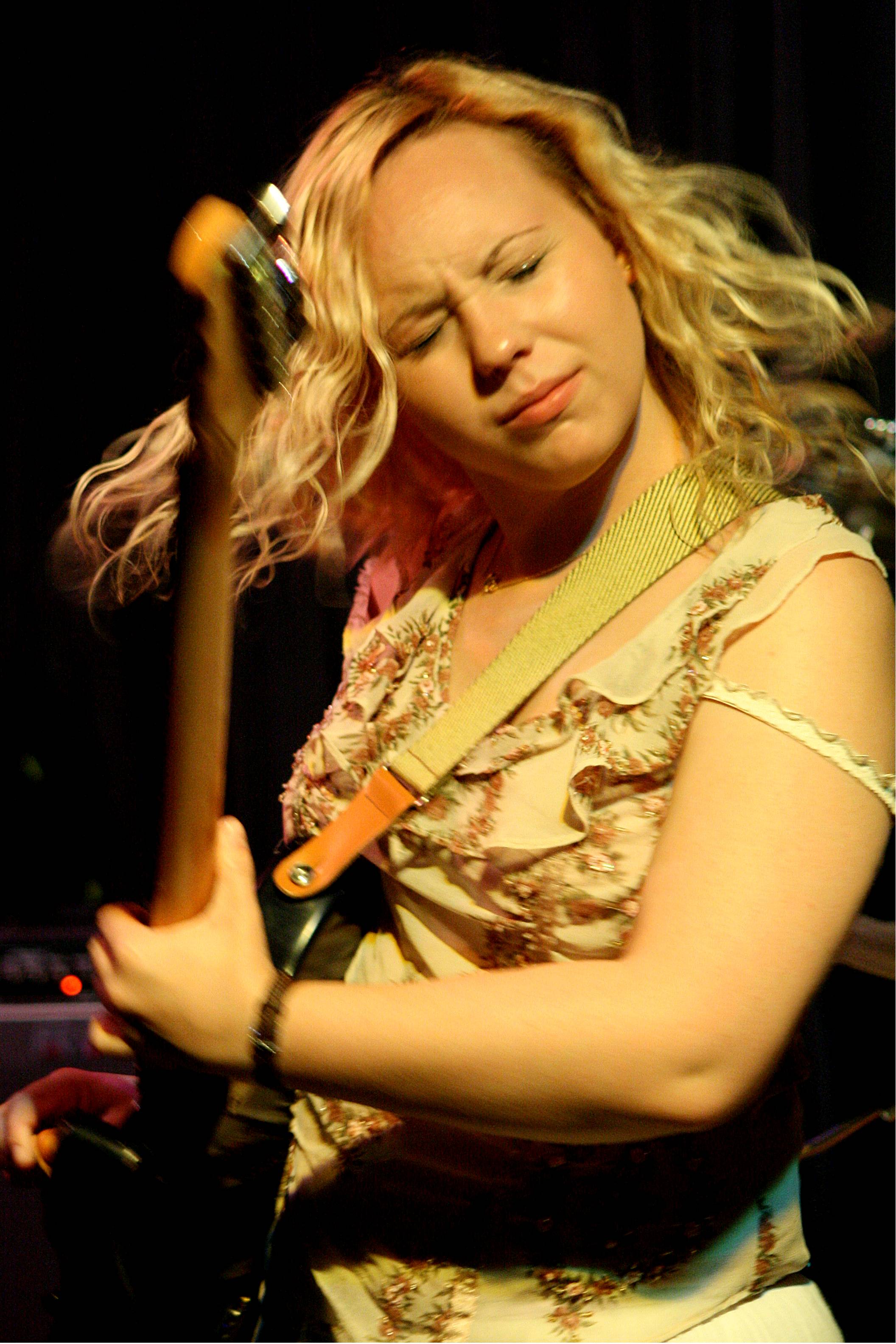 Chantel McGregor pic (003)